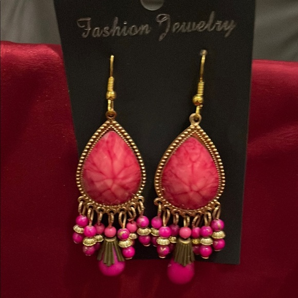 Fashion Jewelry Pink and Gold Chandelier Earrings - Picture 2 of 7